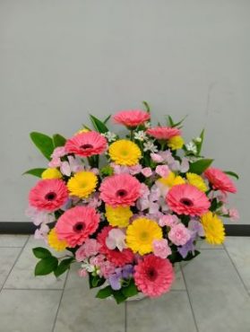 ピンク系アレンジ「フローリスト・レア」（福岡県北九州市小倉北区の花屋）のギャラリー写真